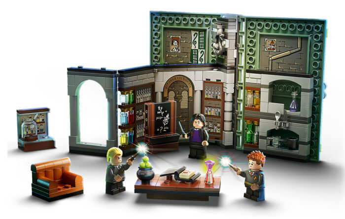 LEGO Harry Potter - Lezione di pozioni a Hogwarts - 76383 - immagine 4
