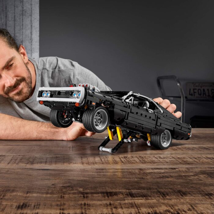 LEGO Technic - Doms Dodge Charger Fast & Furious - 42111 - immagine 2