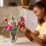 LEGO Botanicals Bouquet di Fiori Rosa - 10342 - immagine 2