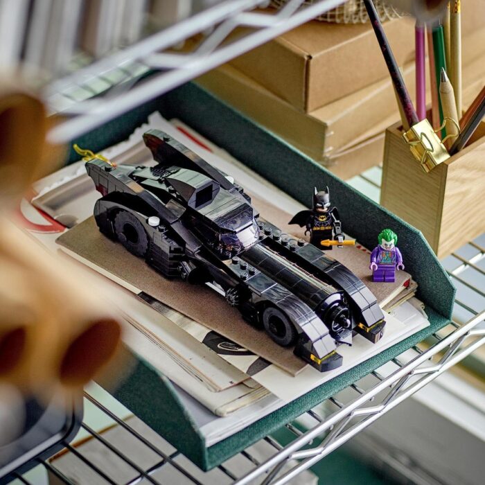 LEGO DC Batman - Batmobile inseguimento di Batman vs. The Joker- 76224 - immagine 4