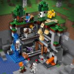 LEGO Minecraft - La prima avventura - 21169 - immagine 2
